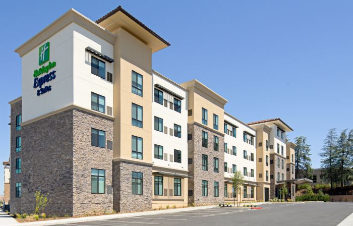 Holiday Inn Express & Suites VALENCIA - SANTA CLARITA by IHG
