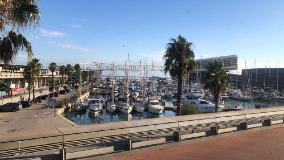 Ccib Forum Deluxe Apartment