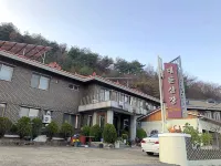 Wanju Daedunsan Mountain Hotels near Daedunsan Provincial Park