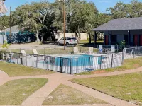 Econo Lodge Inn & Suites Fulton - Rockport Hotels in Fulton