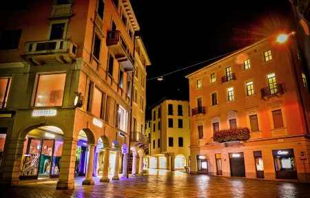 One & Only Nassa Penthouse with large private terrace Отели рядом с достопримечательностью «Лугано»