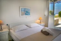 Private Villa Agia Irini, 350 Meter to the Beach for 4 Guests with Pool Access!