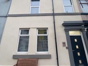 Blackpool Abode - 20 Bairstow Street