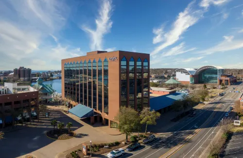 The Landing at Hampton Marina, Tapestry Collection by Hilton Hôtels à : Hampton