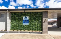 Best Western Endeavour Motel - parking