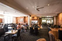 The Corner Hotel Alexandra Hotels in Eildon
