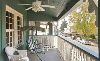 Americas Best Value Inn & Suites-Royal Carriage