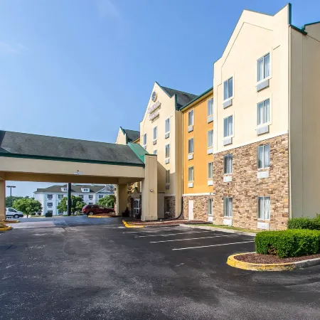 Comfort Suites