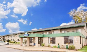 Days Inn by Wyndham Winona