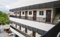 Rajawali Inn Hoteles cerca de Talise Beach