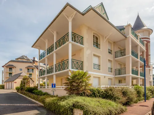 Le Manoir - Parkplatz