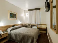 Trevi Hotel e Business Hotels near General Osorio Square