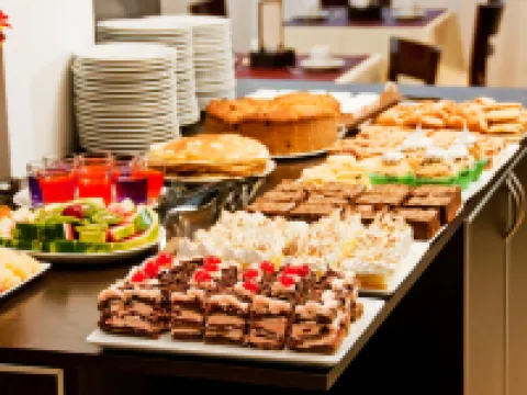 披蘭酒店 馬德林港酒店