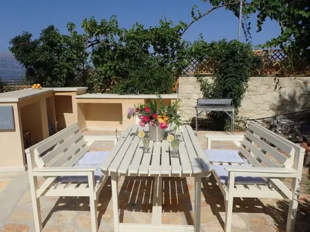 2 Apartments Sharing Garden and Pool