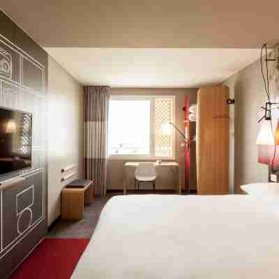 ibis Lyon Carré de Soie Rooms