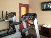 Travelodge by Wyndham Winnipeg Airport West - ที่มีฟิตเนส