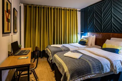 Latroupe Jacobs Inn فنادق في 
