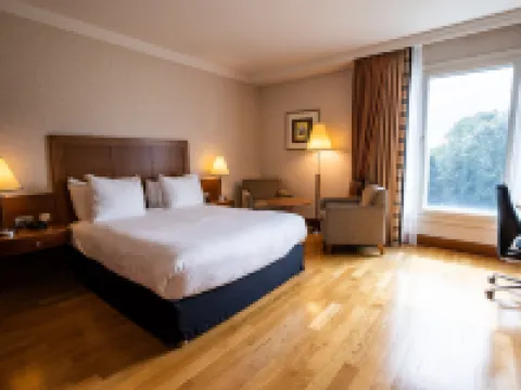 Crowne Plaza BRUSSELS AIRPORT by IHG ザヴェンテムのホテル