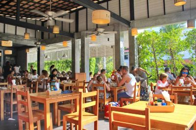 レストラン カタラッキー ヴィラ&プールアクセス プーケットの写真