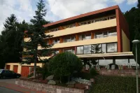 Wohlfühlhotel "Waldcafé Jäger" Hotels near Düsenberg