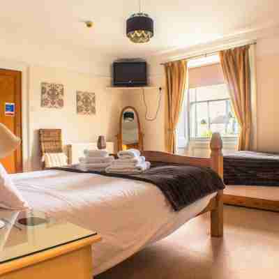 The Royal Oak Hotel Rooms