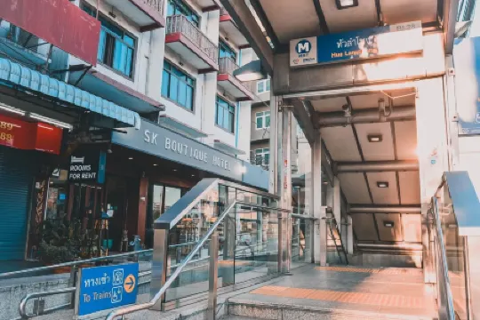 SK Boutique Mahanakhon Отели рядом с достопримечательностью «Золотой Будда»