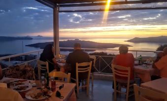 Cycladic Pleasure Houses by the Sea