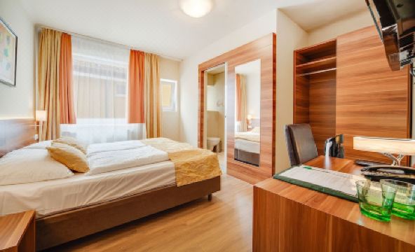 Hotel Astoria - Housity