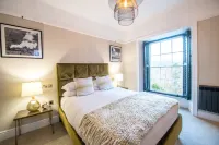 Devils Falls at the Luxury Hafod Hotel Aberystwyth فنادق في Cadfarch
