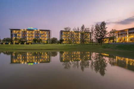 Green Ville Laguna Hotel