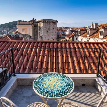 Plaza Marchi Old Town - Mag Quaint & Elegant Boutique Hotels
