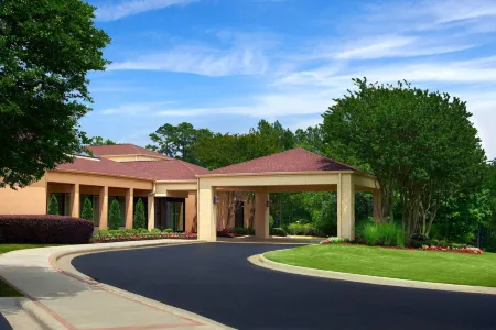 Courtyard Birmingham Homewood Отели рядом с достопримечательностью «Университет Самфорд»