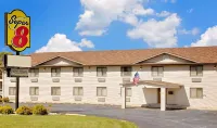 Super 8 by Wyndham Decorah Hotels in Decorah
