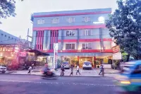 New Moonlight Hotel Hotels near Sri Baduga Museum
