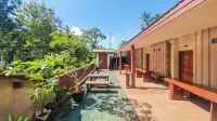 RedDoorz Syariah @ Banyu Asem Banyuwangi Hotels in Kabat