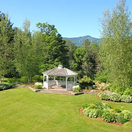 Summit Lodge