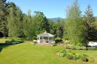 Summit Lodge - Mountain view