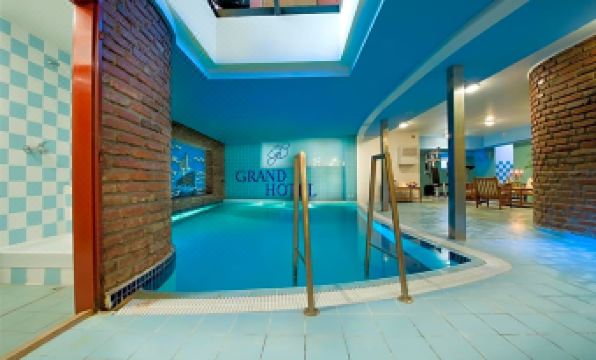 2. 그랜드 호텔 트..