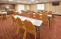 Hampton Inn & Suites Watertown - parking