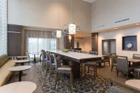 Hampton Inn & Suites Grand Rapids/Downtown, MI - sarapan