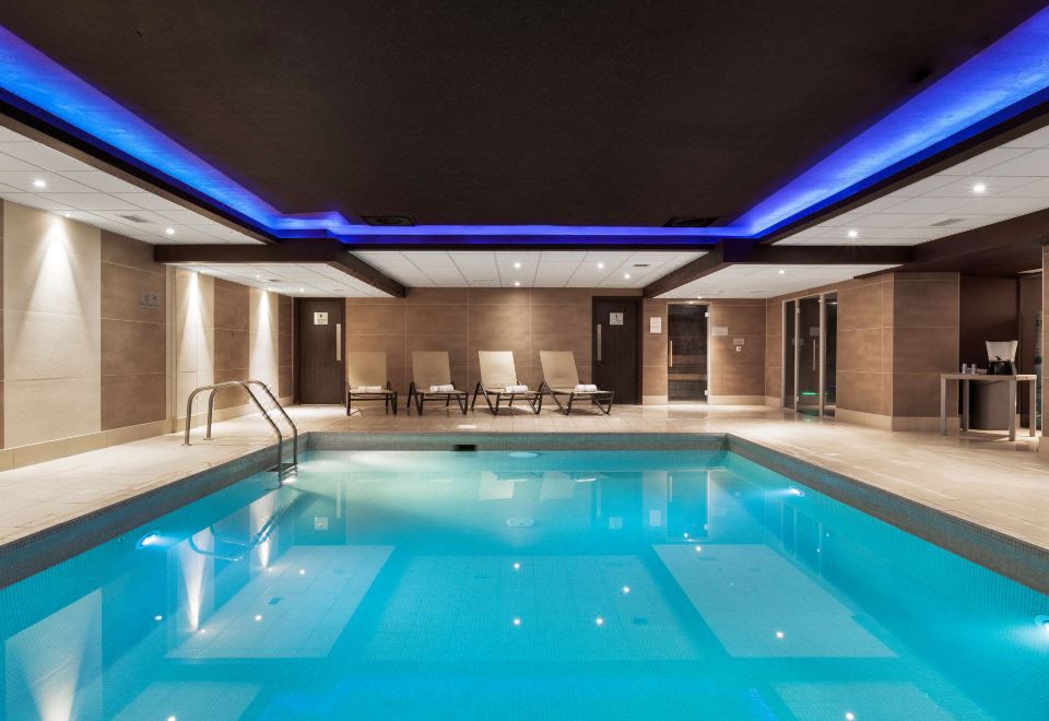 Radisson Blu Hotel Edinburgh City Centre Over view