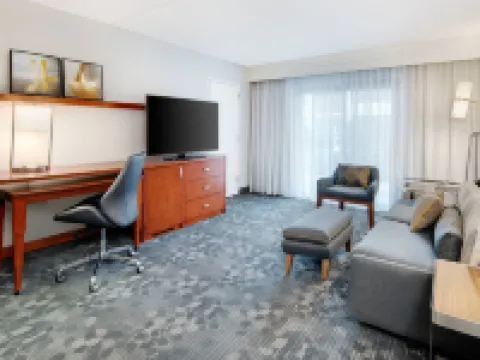 Courtyard Birmingham Homewood Hotels in Homewood