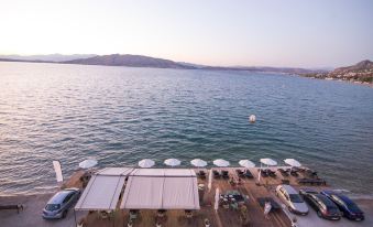 Aianteion Bay Luxury Hotel & Suites