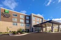 Holiday Inn Express & Suites Grand Rapids South - Wyoming Hotels near Menards