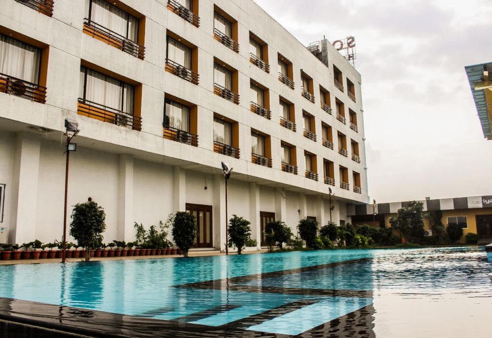 Solitaire Hotel & Resort Over view