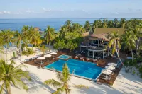 Outrigger Maldives Maafushivaru Resort - piscina
