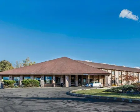 AmericInn by Wyndham Mosinee Central Wisconsin Airport Hotels in Mosinee