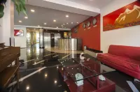 El Rey Palace Hotel - parking