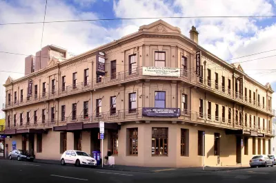 The Cambridge Hotel & Backpackers Hotels in 