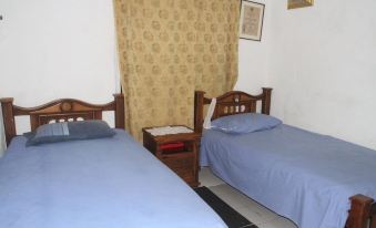 Room in Guest Room - Posada Green Sea Villa Helen / Kilometer 4 Circunvalar